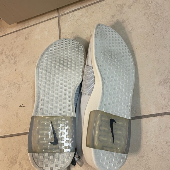 Nike Air Fear Of God Moccasin
Gray - Picture 4 of 5